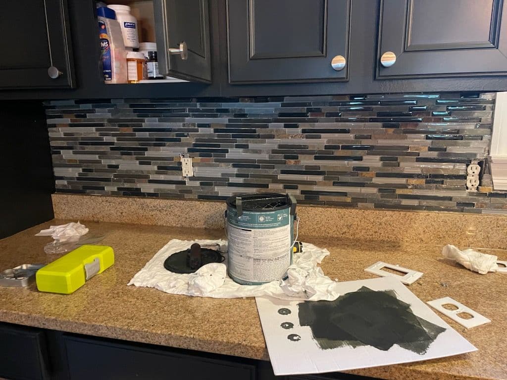 Gallery photos for Elevate Your Kitchen's Look with Our Stylish Backsplash Installation: Image #1