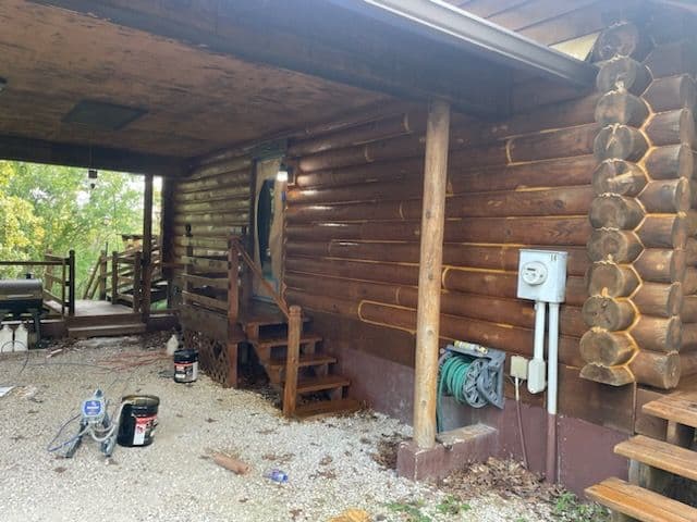 Expert Log Cabin Staining for Timeless Beauty image