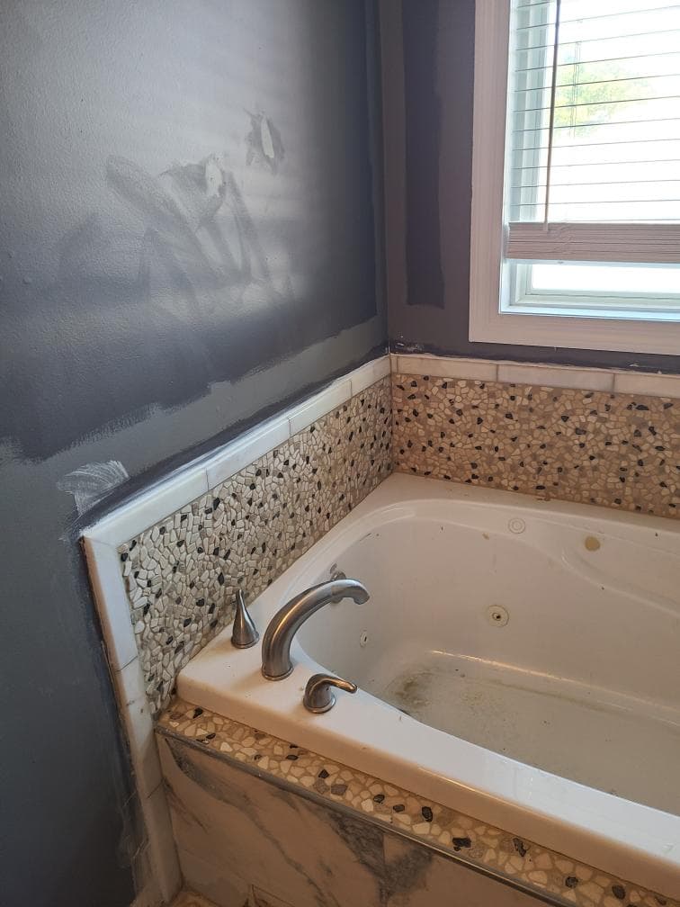 Gallery photos for Elegant Jacuzzi Tub Installation with Mosaic Tile Border: Image #1